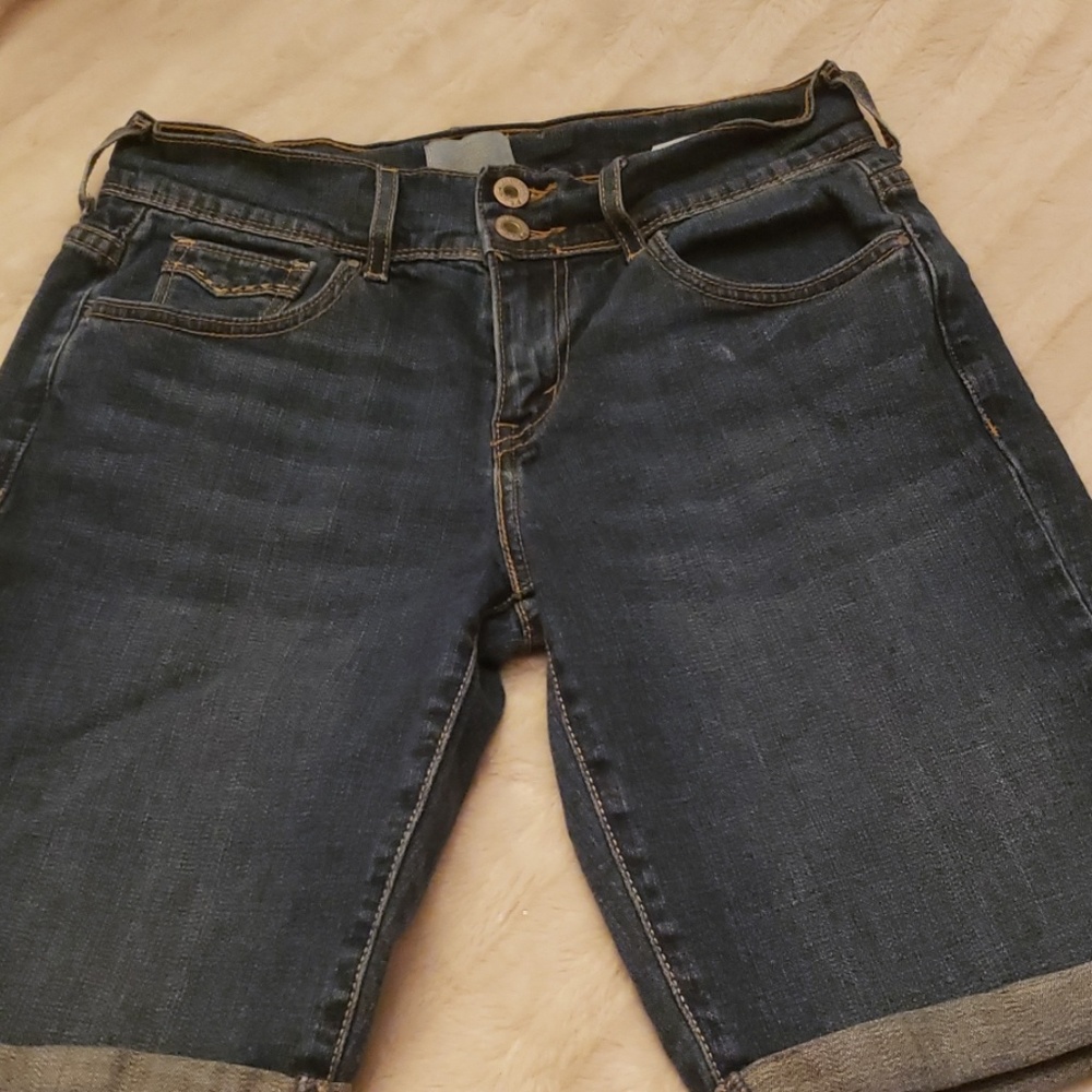 💜💜LEVI'S STRETCH BERMUDA SHORTS